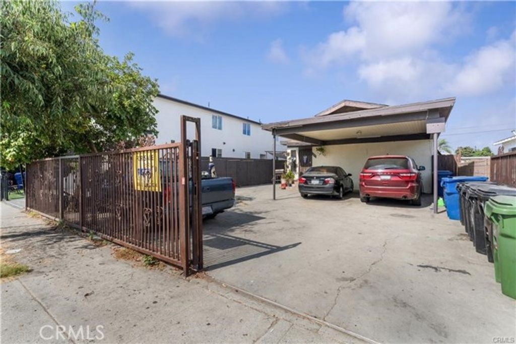 243 E 68th Street, Los Angeles, CA 90003
