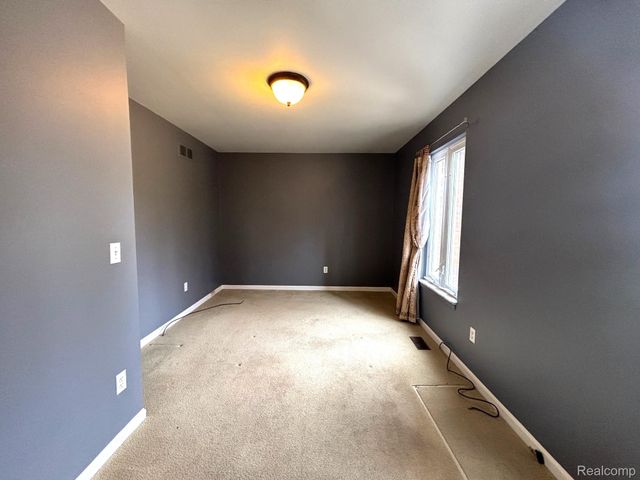2695 Homewood Drive, Troy, MI 48098