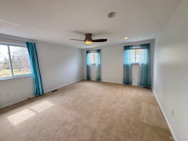 2695 Homewood Drive, Troy, MI 48098