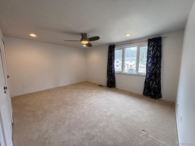 2695 Homewood Drive, Troy, MI 48098