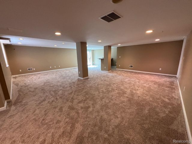 2695 Homewood Drive, Troy, MI 48098