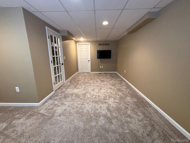 2695 Homewood Drive, Troy, MI 48098
