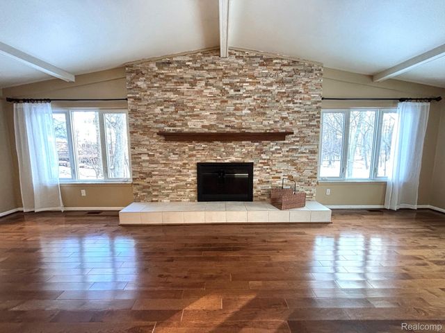 2695 Homewood Drive, Troy, MI 48098