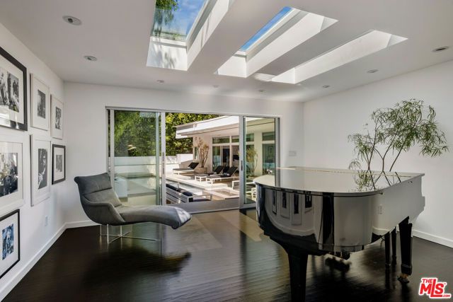 1311 N Beverly Drive, Los Angeles, CA 90210