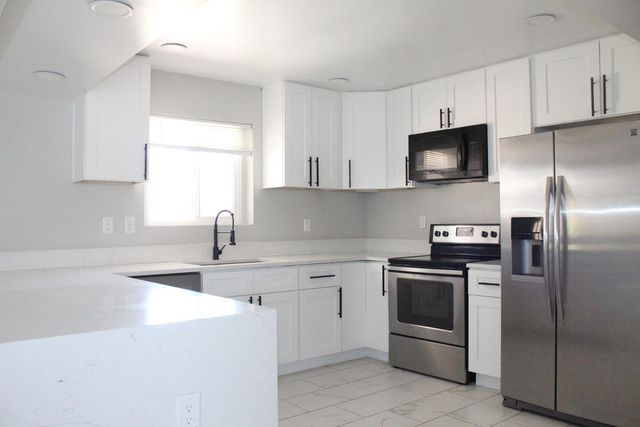 3932 W Griswold Road, Phoenix, AZ 85051