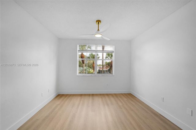 2020 Greenview Shores Blvd 109, Wellington, FL 33414