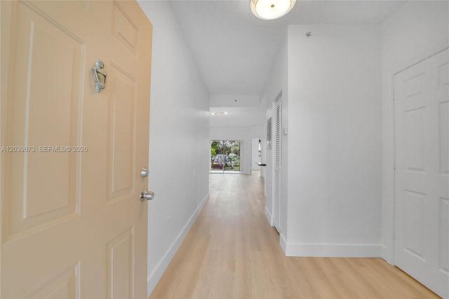 2020 Greenview Shores Blvd 109, Wellington, FL 33414