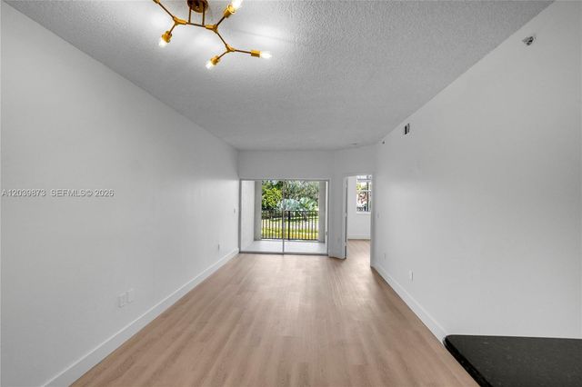 2020 Greenview Shores Blvd 109, Wellington, FL 33414