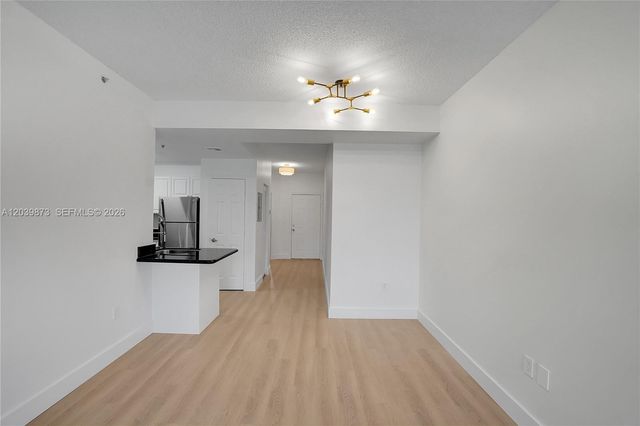 2020 Greenview Shores Blvd 109, Wellington, FL 33414