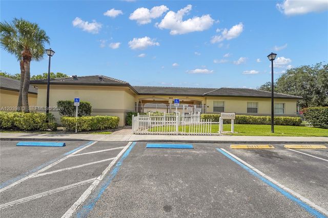 2020 Greenview Shores Blvd 109, Wellington, FL 33414