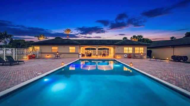 2020 Greenview Shores Blvd 109, Wellington, FL 33414