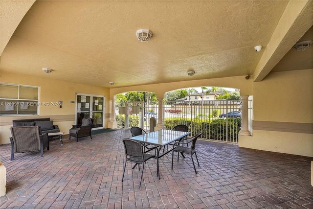 2020 Greenview Shores Blvd 109, Wellington, FL 33414