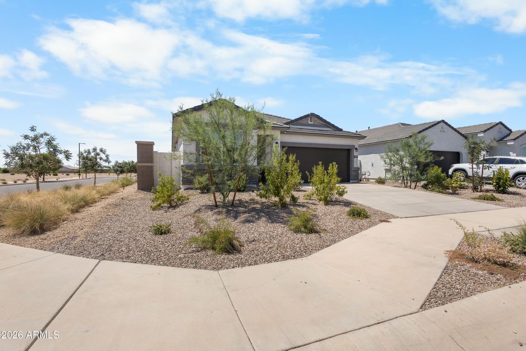 18351 W HACKAMORE Drive, Wittmann, AZ 85361
