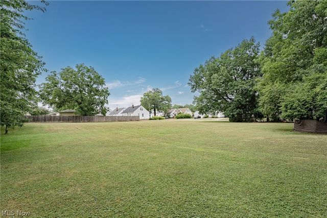 5570 Dunham Road, Maple Heights, OH 44137
