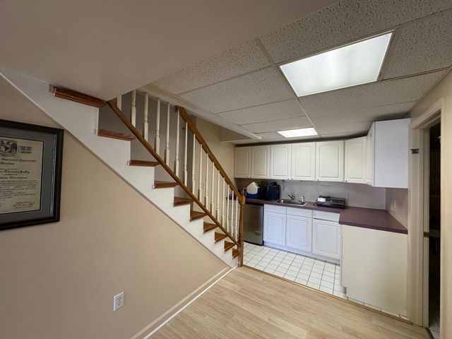 38 Crescent Rd 38, Needham, MA 02494