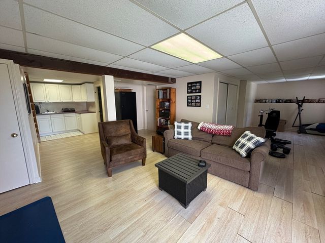38 Crescent Rd 38, Needham, MA 02494