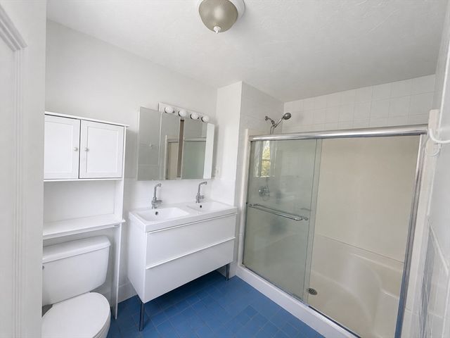 38 Crescent Rd 38, Needham, MA 02494