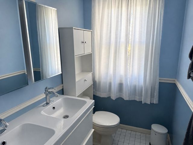 38 Crescent Rd 38, Needham, MA 02494