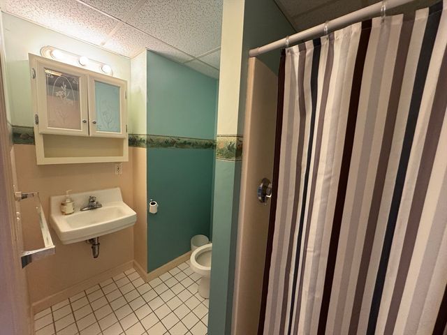 38 Crescent Rd 38, Needham, MA 02494