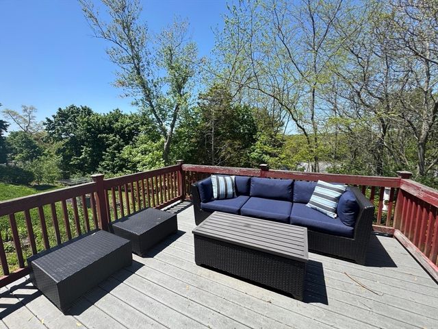38 Crescent Rd 38, Needham, MA 02494