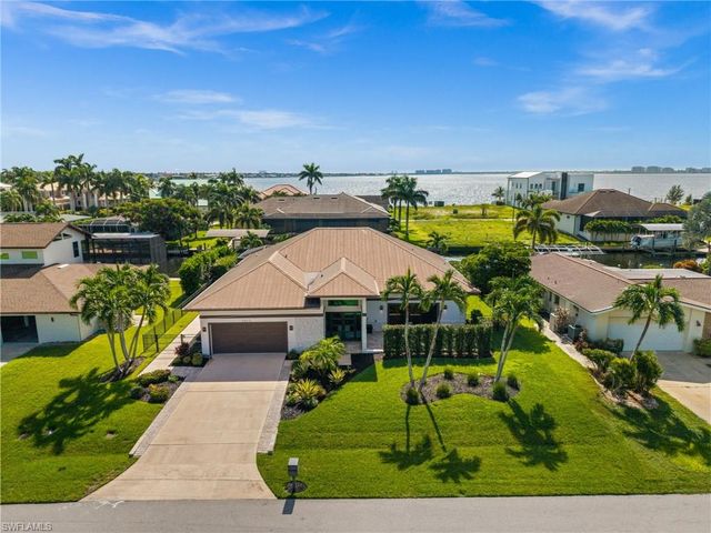 5815 SW 1st PL, Cape Coral, FL 33914