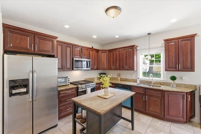 120 Winnifred Rd, Brockton, MA 02301