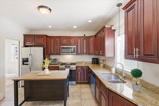 120 Winnifred Rd, Brockton, MA 02301