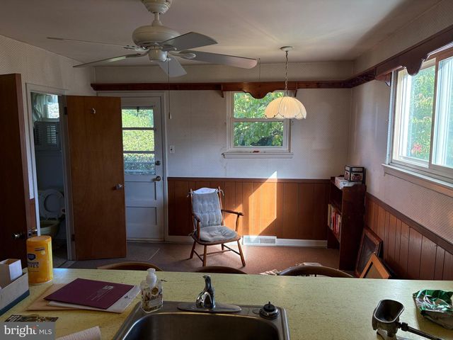 1127 OAK LEAF LN, Warminster, PA 18974