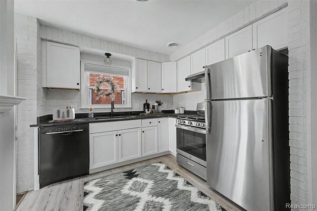 22260 Samuel Street, Taylor, MI 48180