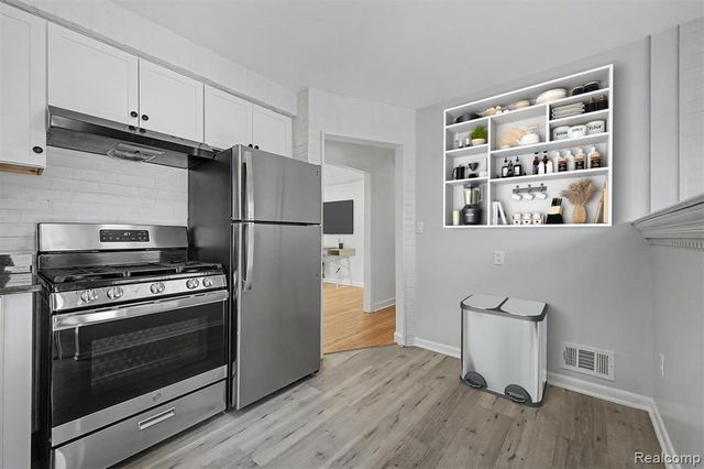 22260 Samuel Street, Taylor, MI 48180