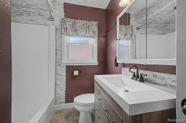 22260 Samuel Street, Taylor, MI 48180