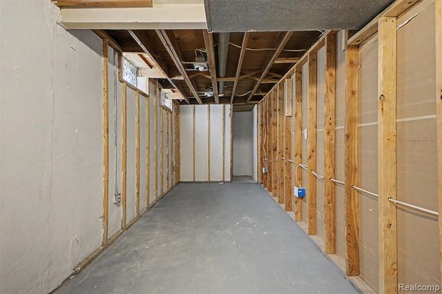 22260 Samuel Street, Taylor, MI 48180