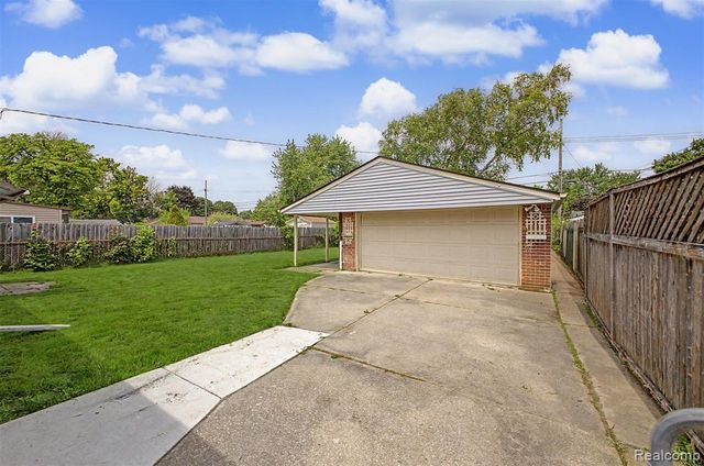 22260 Samuel Street, Taylor, MI 48180