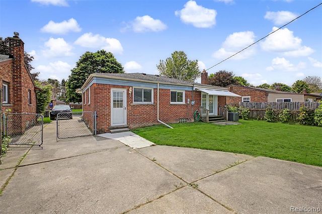 22260 Samuel Street, Taylor, MI 48180