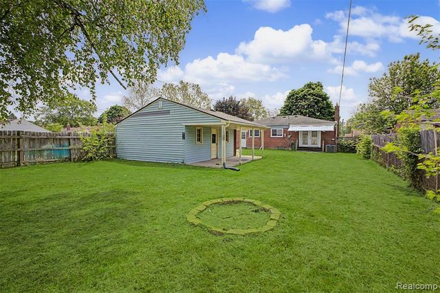 22260 Samuel Street, Taylor, MI 48180