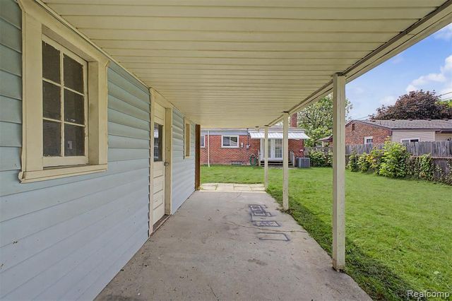 22260 Samuel Street, Taylor, MI 48180