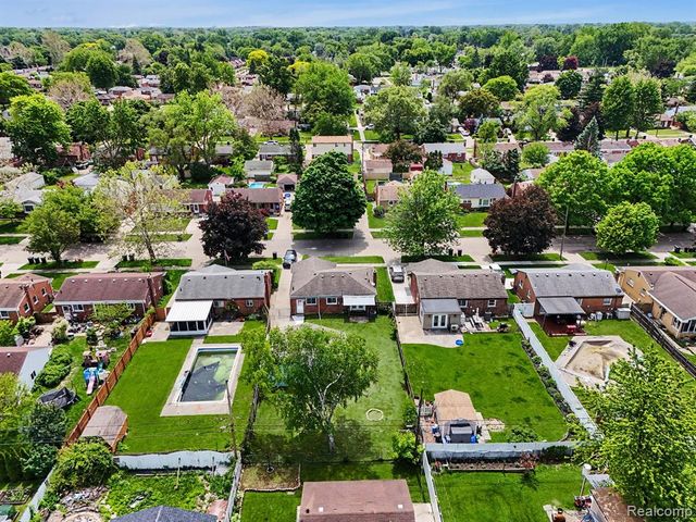 22260 Samuel Street, Taylor, MI 48180