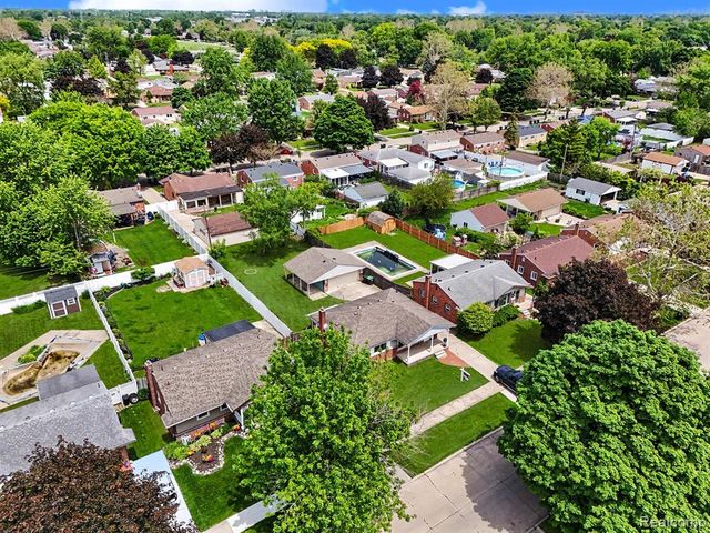 22260 Samuel Street, Taylor, MI 48180