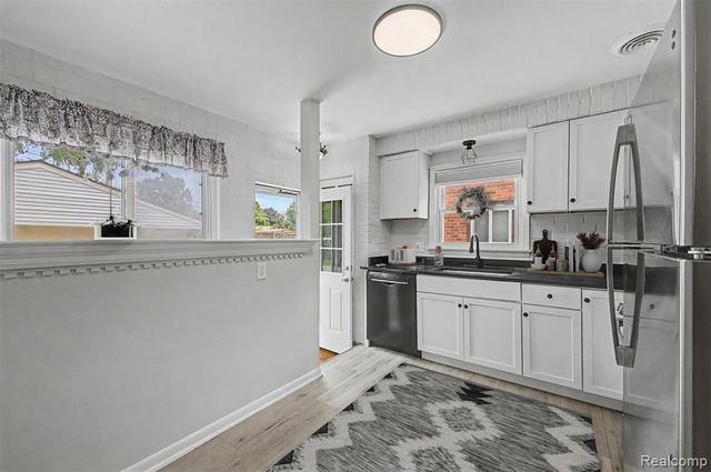 22260 Samuel Street, Taylor, MI 48180
