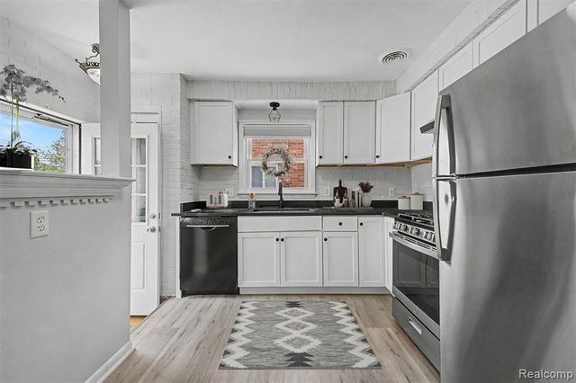 22260 Samuel Street, Taylor, MI 48180