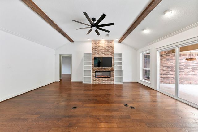 3430 W Meadow Lane, Dickinson, TX 77539