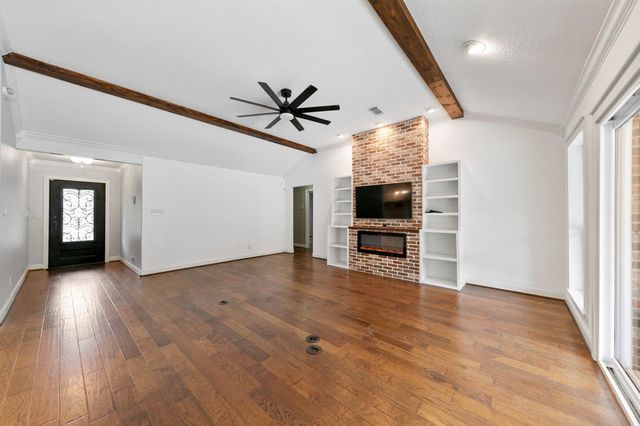 3430 W Meadow Lane, Dickinson, TX 77539