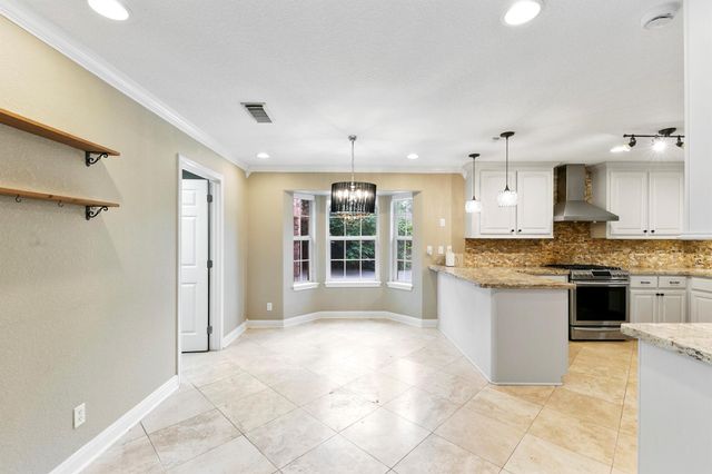 3430 W Meadow Lane, Dickinson, TX 77539