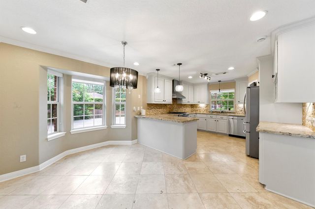 3430 W Meadow Lane, Dickinson, TX 77539