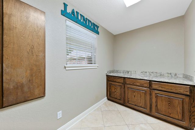 3430 W Meadow Lane, Dickinson, TX 77539