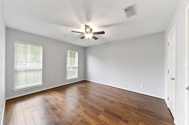 3430 W Meadow Lane, Dickinson, TX 77539