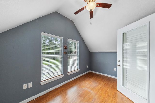 3430 W Meadow Lane, Dickinson, TX 77539
