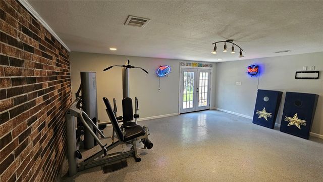 3430 W Meadow Lane, Dickinson, TX 77539