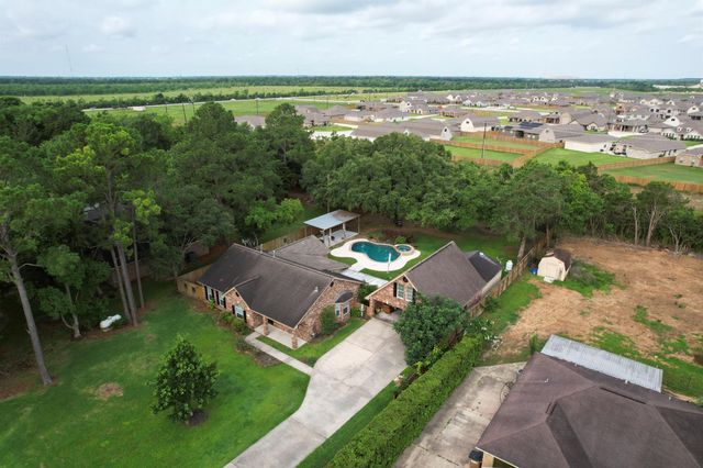 3430 W Meadow Lane, Dickinson, TX 77539