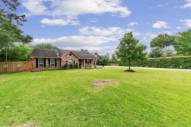 3430 W Meadow Lane, Dickinson, TX 77539
